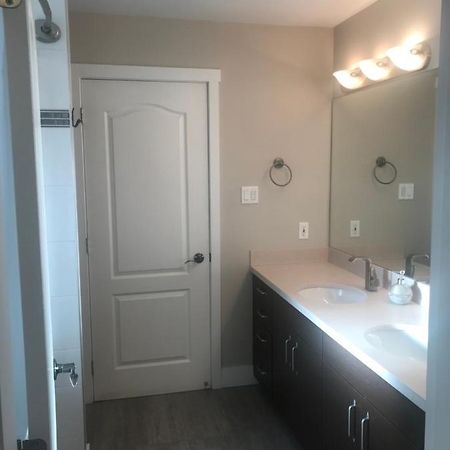 Large Suite With Separate Bathroom Ричмонд Экстерьер фото